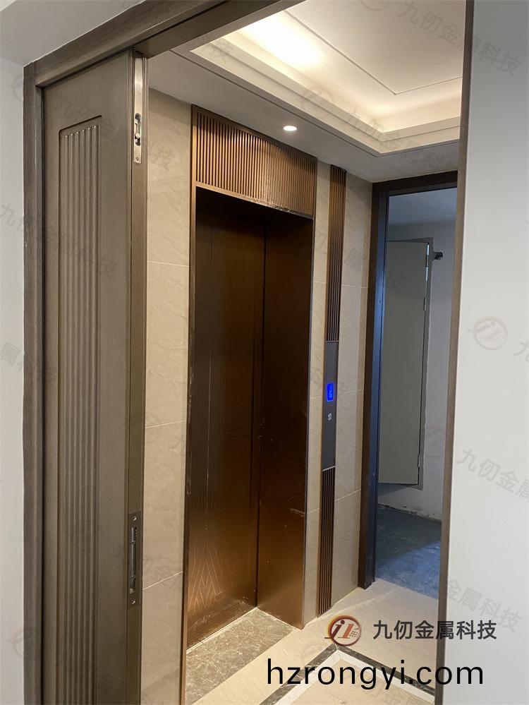 不(bu)鏽鋼(gang)門套(tao)設(she)計裝(zhuang)飾(shi)