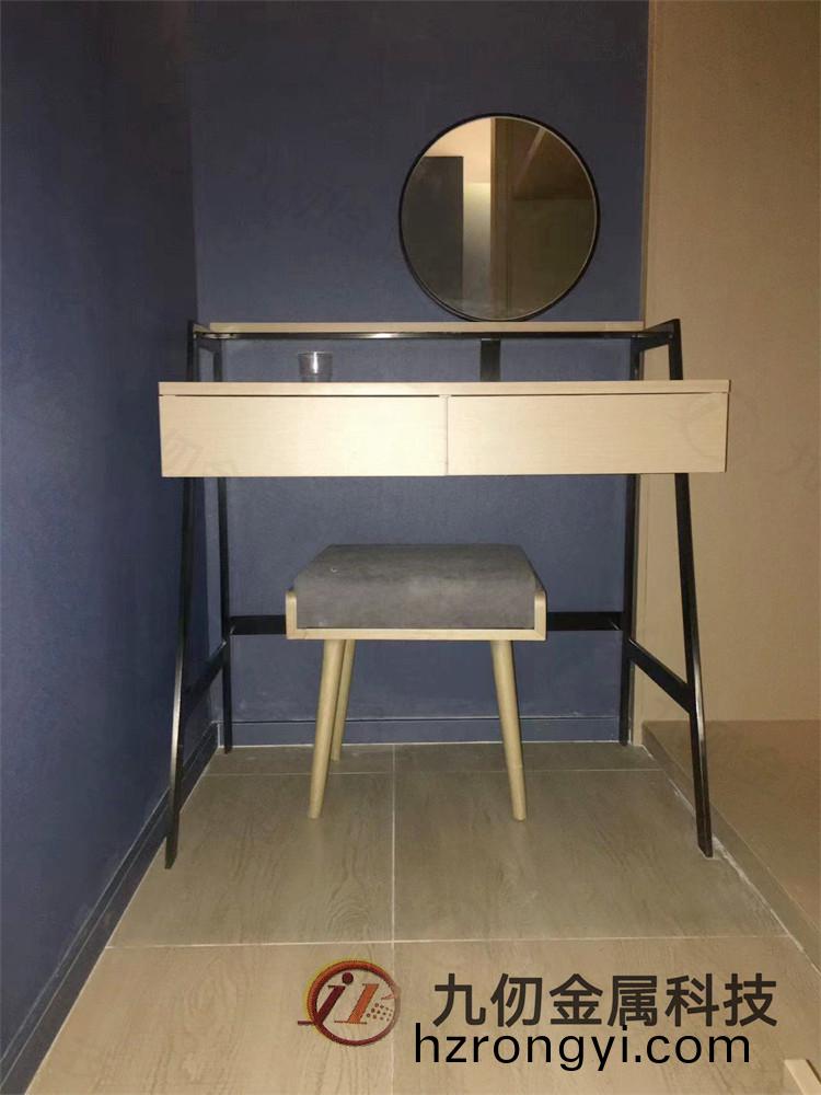 不(bu)鏽(xiu)鋼(gang)裝(zhuang)飾(shi)設計(ji)？耐(nai)風(feng)吹(chui)耐(nai)腐(fu)蝕(shi)，越(yue)用越(yue)亮(liang)！